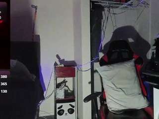 blondiewithanass live cam preview