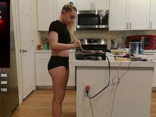 blondiewithanass