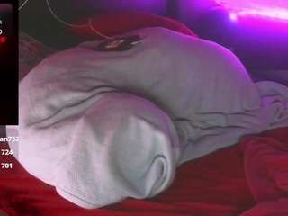 blondiewithanass live cam preview
