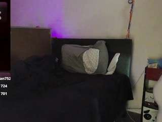 blondiewithanass live cam preview