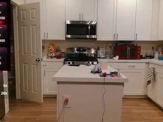 blondiewithanass live cam preview