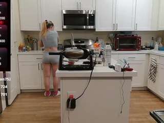 blondiewithanass