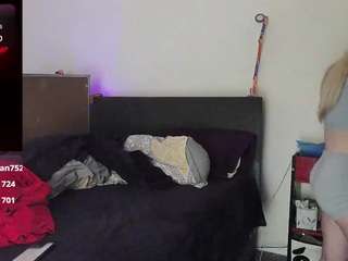 blondiewithanass
