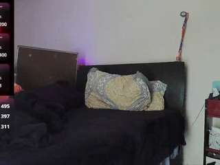 blondiewithanass live cam preview
