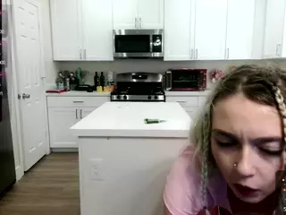 blondiewithanass's live chat room