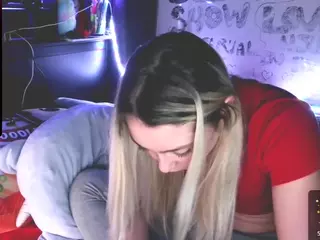 blondiewithanass's Live Sex Cam Show