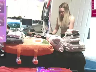 blondiewithanass's Live Sex Cam Show