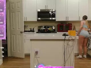 blondiewithanass's Live Sex Cam Show