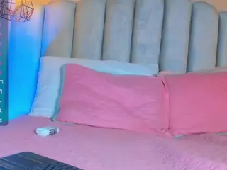 Isabella's Live Sex Cam Show