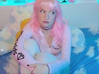 squeezypeach live cam preview