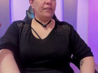 summynov, female webcam model,  years old, on live webcam