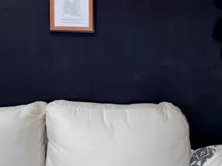 alicebrave's Live Sex Cam Show