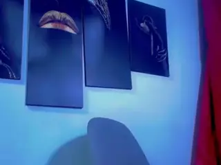 khhloee's Live Sex Cam Show