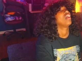 Live webcam model msbutterworths on Soda Cams