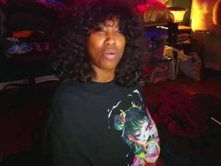 Live webcam model msbutterworths on Soda Cams