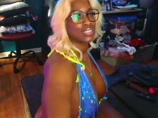 Live webcam model msbutterworths on Soda Cams
