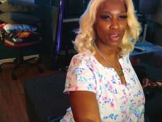 Live webcam model msbutterworths on Soda Cams