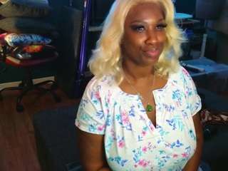 Live webcam model msbutterworths on Soda Cams