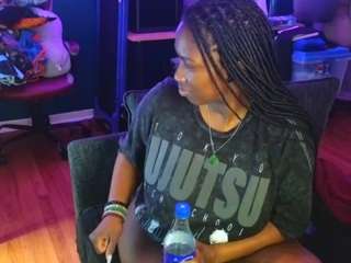 Live webcam model msbutterworths on Soda Cams