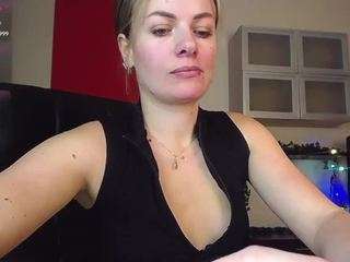 allofmee webcam model