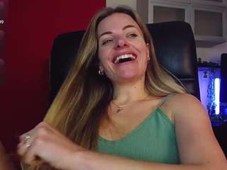 Live webcam model allofmee on Soda Cams