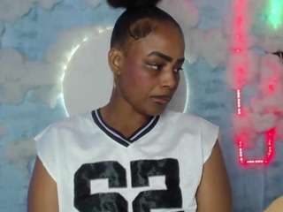 melaniebrown1, female webcam model,  years old, on live webcam