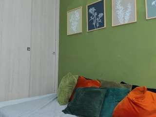 karlyee from CamSoda is Freechat