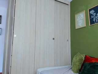 karlyee webcam model