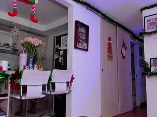 karlyee Live Webcam on CamSoda