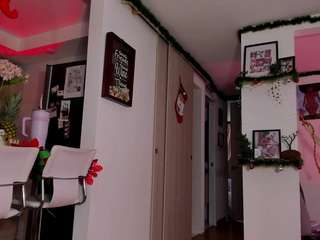 karlyee Live Webcam on CamSoda