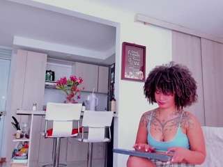 karlyee Live Webcam on CamSoda