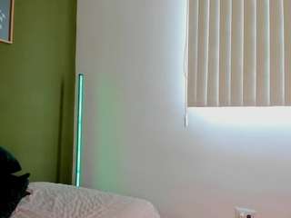 karlyee Live Webcam on CamSoda