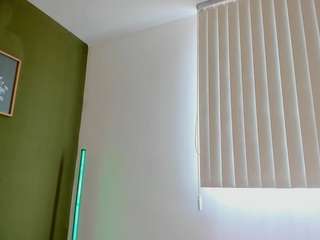 karlyee live cam profile