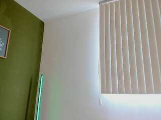 karlyee live cam profile