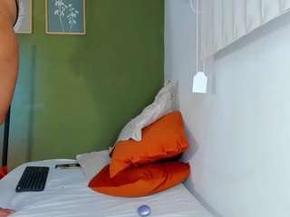 Karlyee live cam