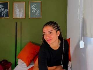 Karlyee live cam — anal, nipple piercings, toys