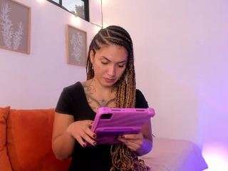 Karlyee live cam preview