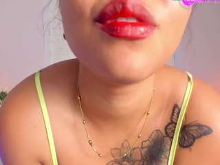 sophiastone Smoking live webcam