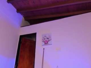 le modèle annitalopez est en webcam porno dans un show sur le site camsoda, il possède les tags suivants: amateur,fetish,toys,tease,tattoos,squirt,spank,robe,pussy,oil,lush,lovense,lingerie,handjob,fingers,feet,anal,dildo,cum in pussy,cowgirl