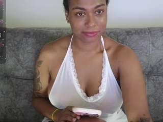 Live webcam model harpertowns on Soda Cams