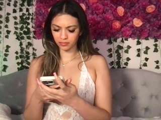 Nilanibandz nude live cam