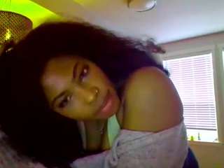 iamkhakia live cam profile