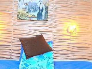 mia-pineda webcam model