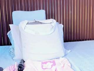 mia-pineda live webcam show