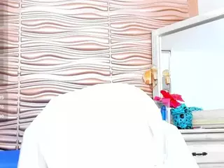 mia-pineda's Live Sex Cam Show