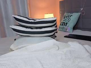 Live webcam model hornyafricangirl on Soda Cams