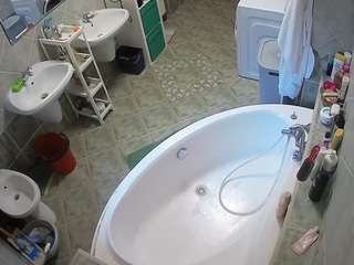 camsoda voyeurcam-julmodels-bath-1st-1