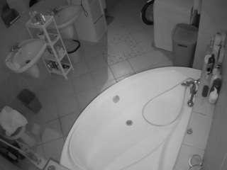 camsoda voyeurcam-julmodels-bath-1st-1