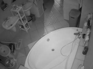 camsoda voyeurcam-julmodels-bath-1st-1