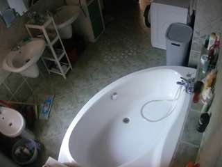 camsoda voyeurcam-julmodels-bath-1st-1